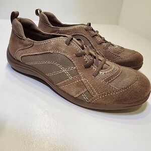 Earth Origins Brown Suede Sneaker - CARLY - Size 7
